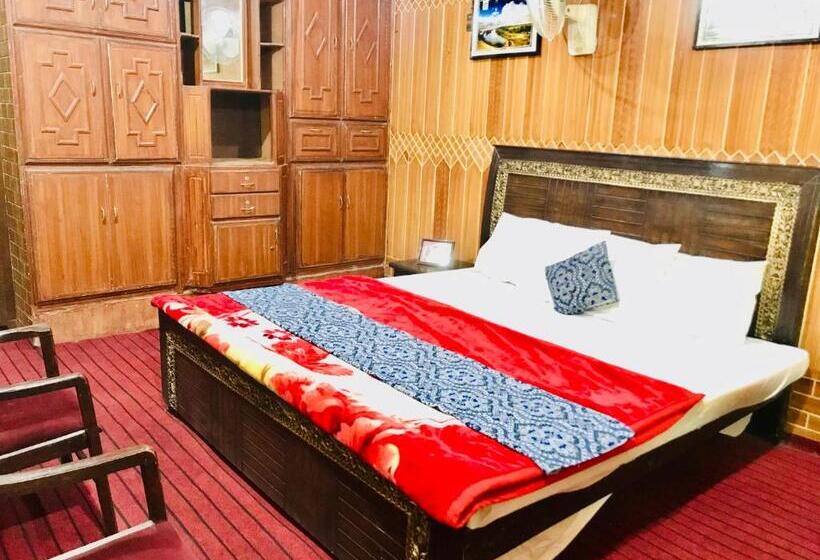اتاق استاندارد با تخت بزرگ, Skardu Lodge