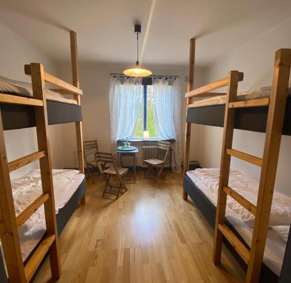 Номер Стандарт Четырехместный Совместный Санузел, Villa Karllösa Bed And Breakfast