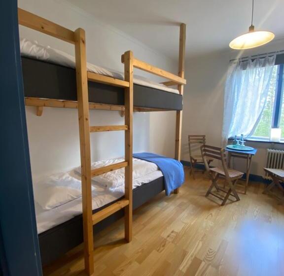 Номер Стандарт Четырехместный Совместный Санузел, Villa Karllösa Bed And Breakfast