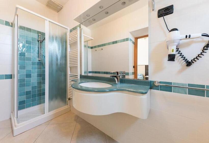 דירת פנטהאוז 1 חדרי שינה, Residence Renadoro