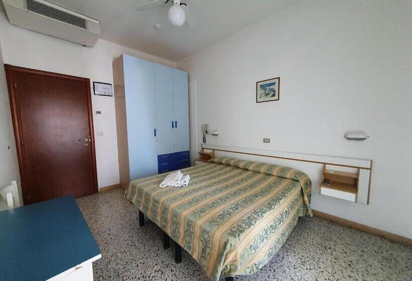 غرفة كومفورت ثلاثية, Moresco   Piscina Beach Village