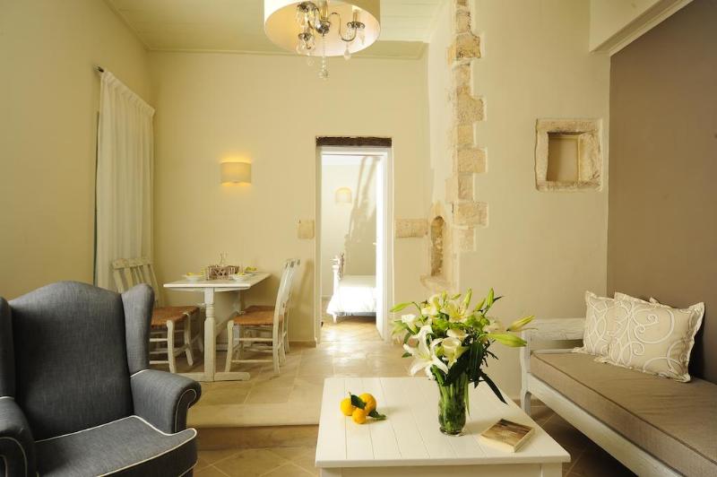 ジュニアスイート, Mythos Suites Boutique