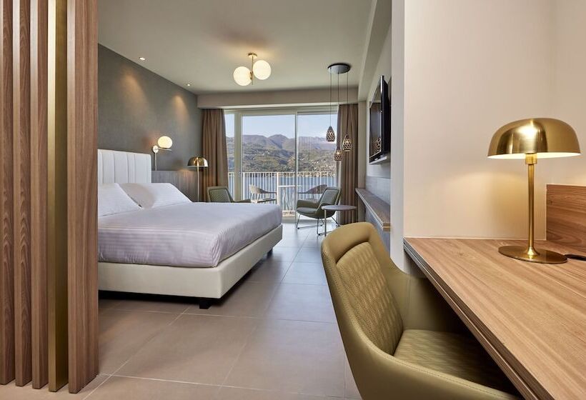 Полулюкс Вид на Озеро, Park Hotel Casimiro
