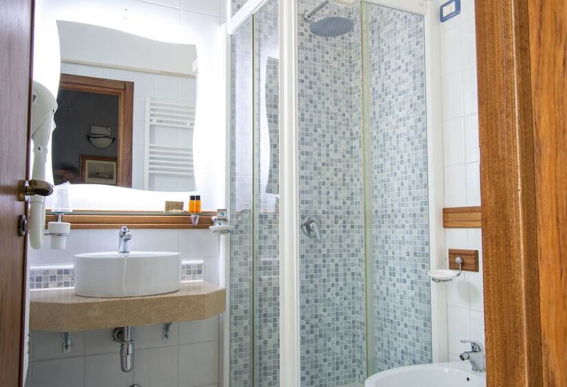 اتاق خانوادگی, Conchiglia Azzurra Resort & Beach