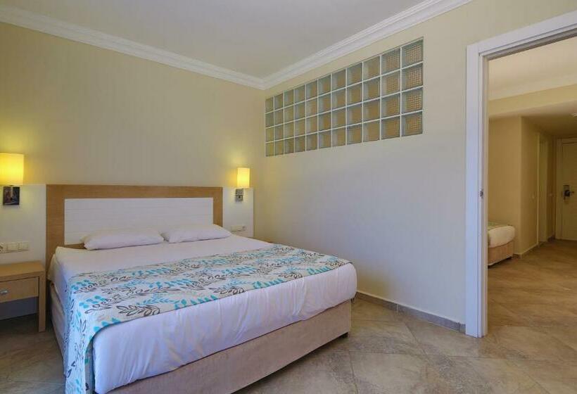 Quarto Familiar Vista Jardim, Green Bay Resort & Spa
