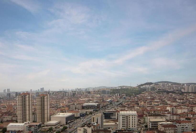اتاق دلوکس با تخت کینگ و چشم‌انداز شهر, Istanbul Marriott Pendik