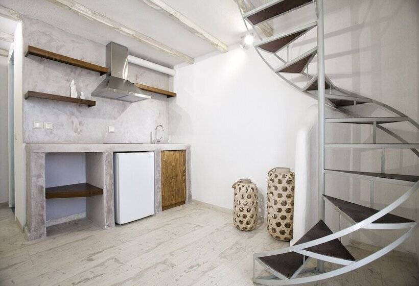 استودیوی استاندارد, Privee Santorini