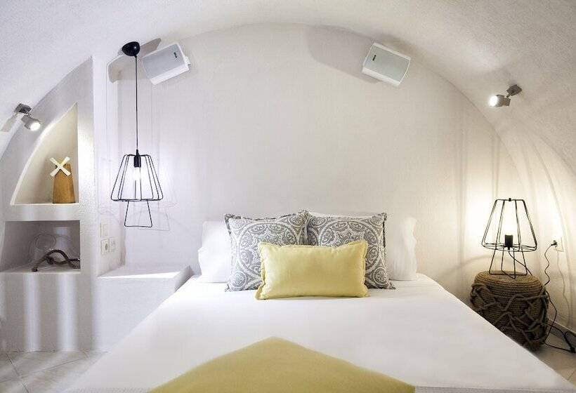 استودیوی استاندارد, Privee Santorini