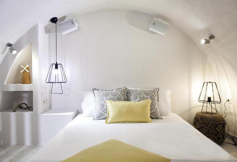 استودیوی استاندارد, Privee Santorini
