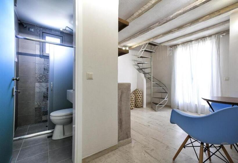 استودیوی استاندارد, Privee Santorini