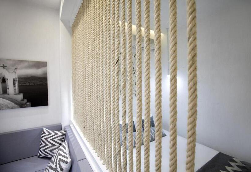 اتاق لوکس, Privee Santorini
