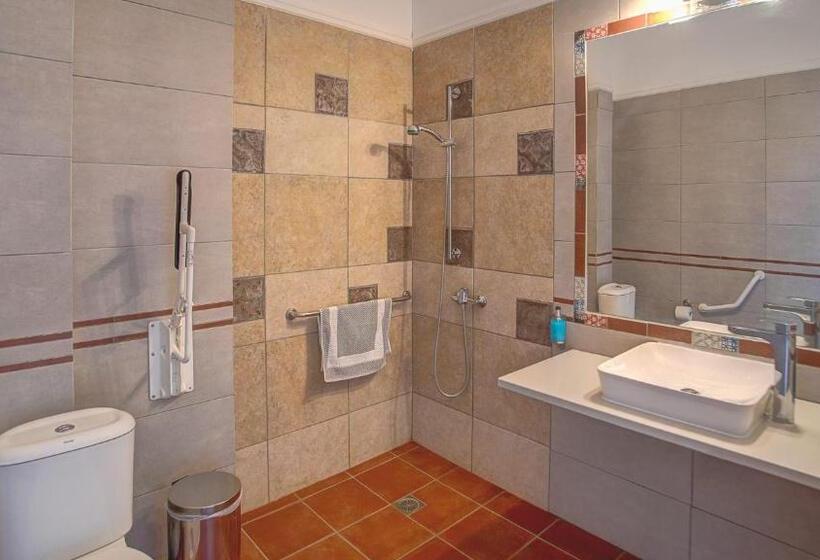 Трехместный Номер Deluxe Вид на Море, Villa Sevasti