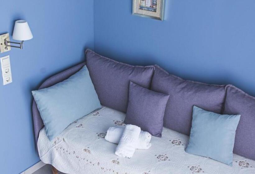 Трехместный Номер Deluxe Вид на Море, Villa Sevasti