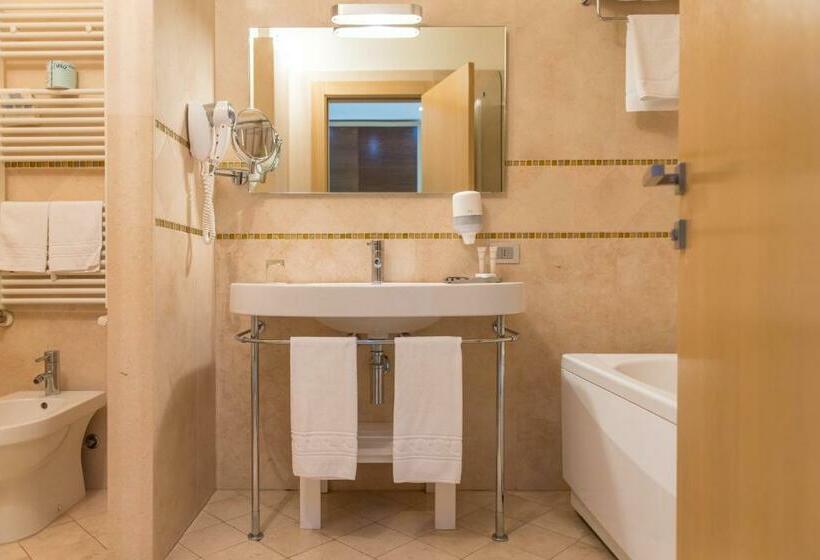 Classic Szoba, Vittoria Resort Pool & Spa