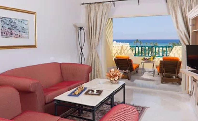 Deluxe Suite Sea View, The Bayview Taba Heights Resort