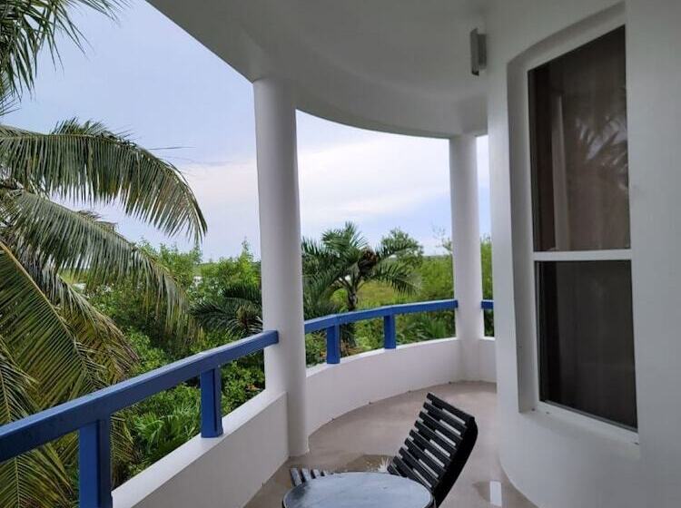 سوئیت خانواده 2 خوابه, Brahma Blue Resort