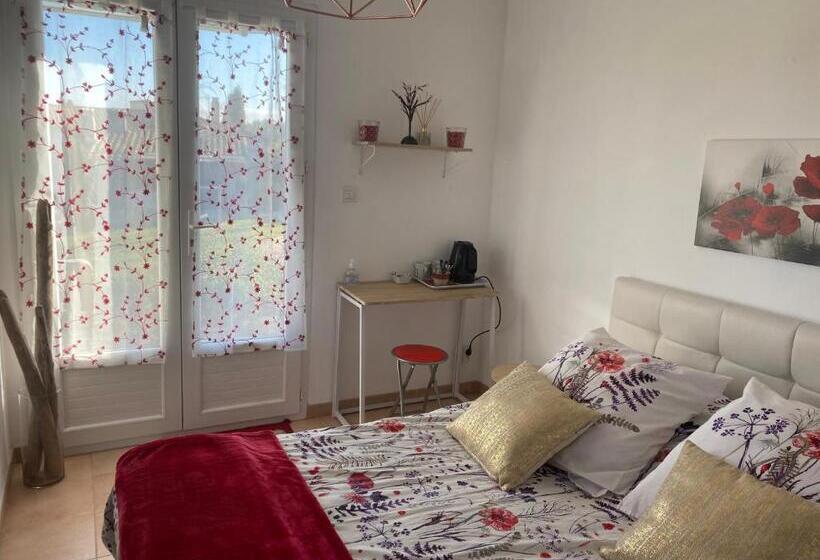 Номер Стандарт, Chambre D'hotes Les Cigales