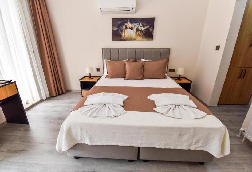 اتاق استاندارد سه نفره, Mykonut Boutique Suites