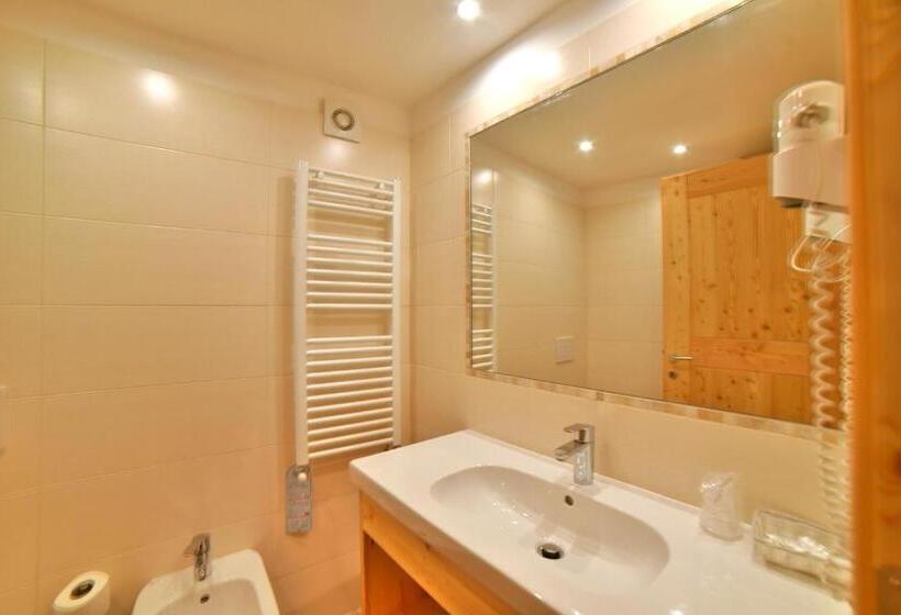 标准三人间, Albergo Stelvio