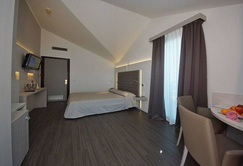 Family Connecting Room, Europa