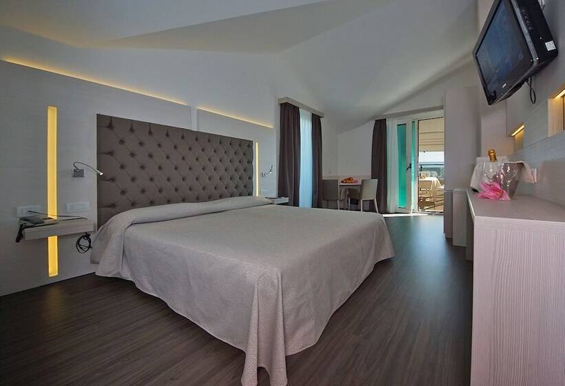 Family Connecting Room, Europa