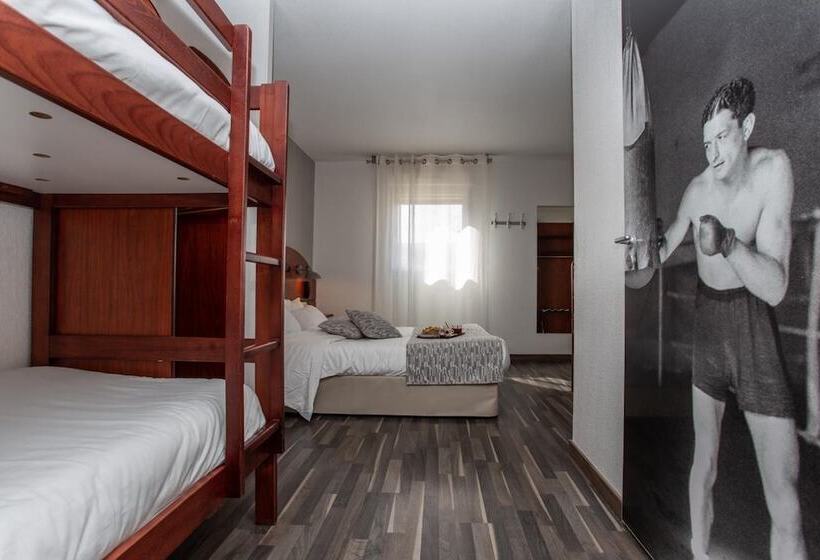 Семейный Номер, Sporting House