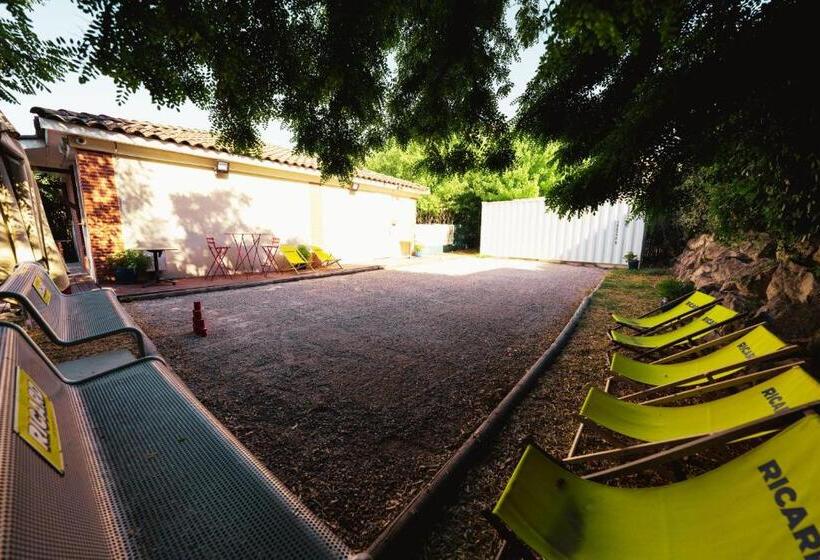 Семейный Номер, Sporting House