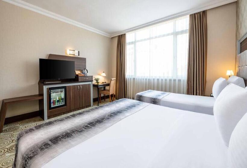 Standard Triple Room, Elite Hotel Dragos
