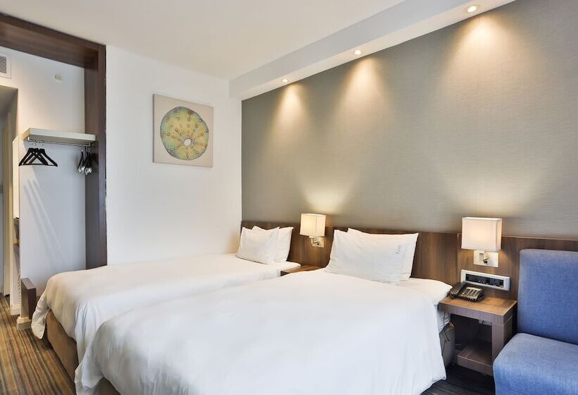 اتاق استاندارد با چشم‌انداز دریا, Holiday Inn Express Durban   Umhlanga, An Ihg