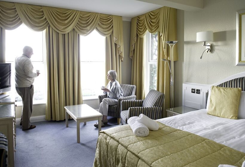 Номер Deluxe Вид на Море, The Carlyon Bay Hotel And Spa