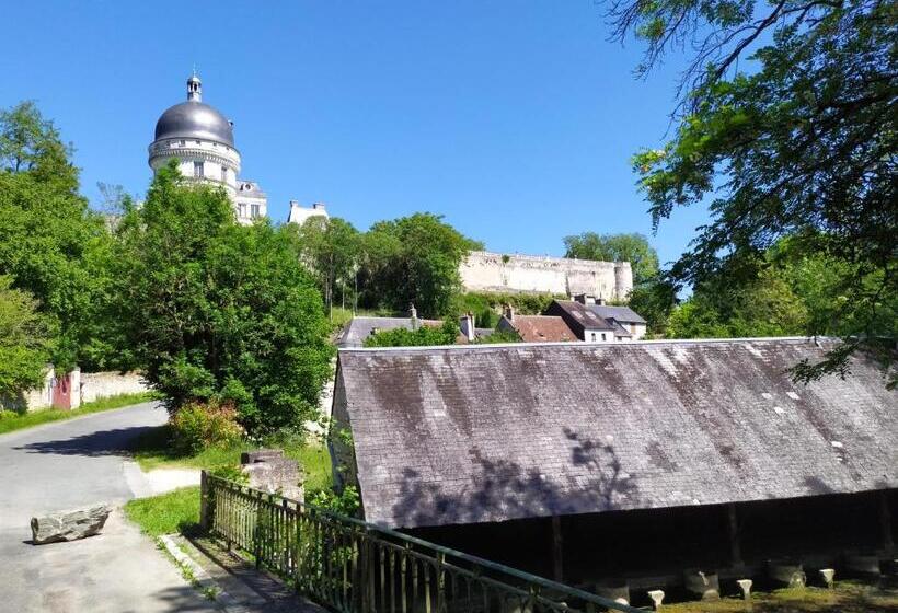 Полулюкс Вид на Сад, La Belle Etoile
