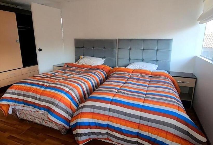 اتاق استاندارد, Adrian′s House Hostal