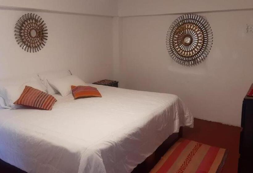 اتاق استاندارد با بالکن, Adrian′s House Hostal