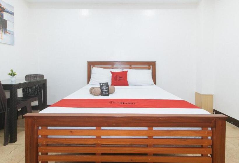 디럭스 룸, Reddoorz At Rjs Bldg Near Lyceum Gen Trias Cavite