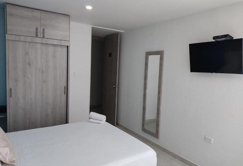 Üç Kişilik Standart Oda, Escala