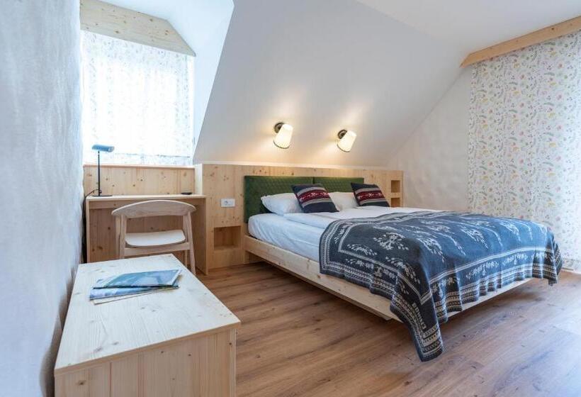 اتاق استاندارد با چشم‌انداز کوهستان, Guesthouse & Camping Danica Bohinj