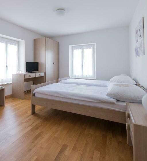 Номер Стандарт, Hôtel De Ville D Attalens