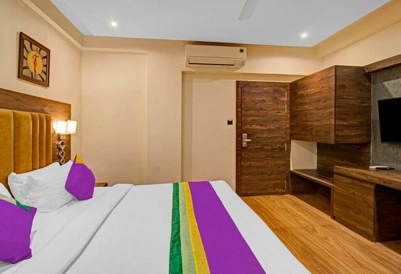 اتاق لوکس, Treebo Premium Median Inn