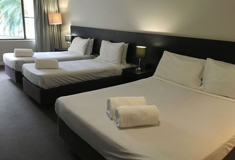 패밀리 룸, Checkers Resort