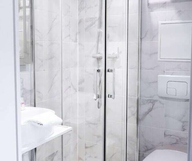 Номер Стандарт, Brit Hotel Essentiel Reims Taissy