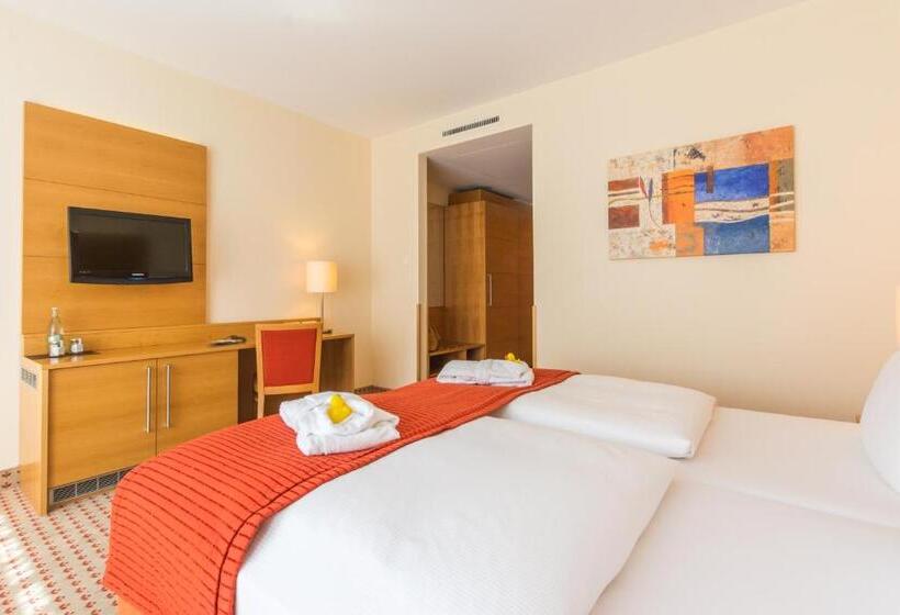 Номер Комфорт Индивидуальный, Park Hotel Hübner