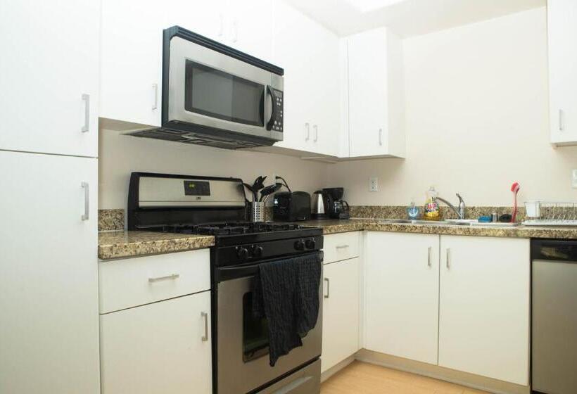 Апартаменты 1 Спальня, Amazing Apartments Near The Grove