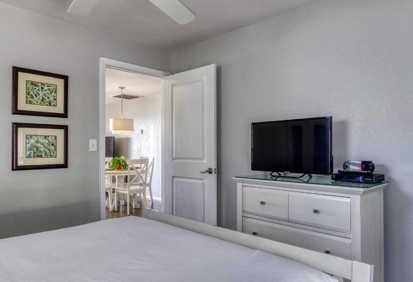 סוויטה, The New Hotel Collection Beachfront