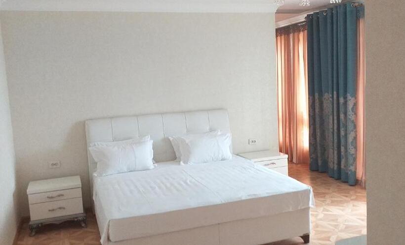 سوئیت با بالکن, Park Hotel Al Bustan
