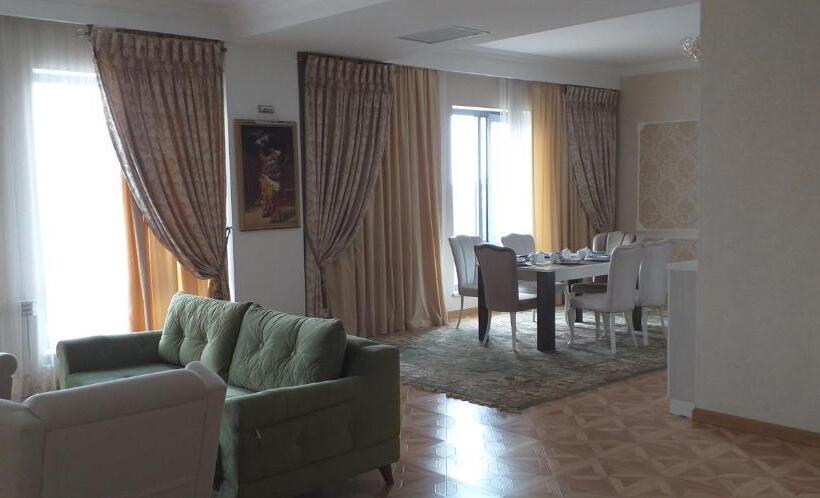 سوئیت با بالکن, Park Hotel Al Bustan