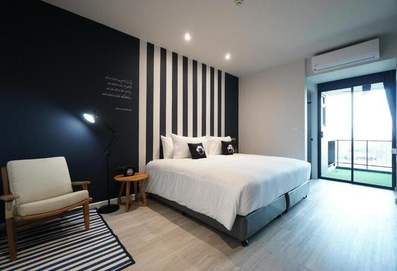 اتاق لوکس با تخت بزرگ, Blu Monkey Hub And Hotel Chanthaburi