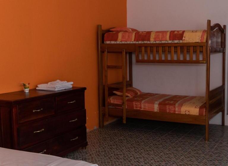 Четырехместный Номер Стандарт, Puerto Quito Lodge