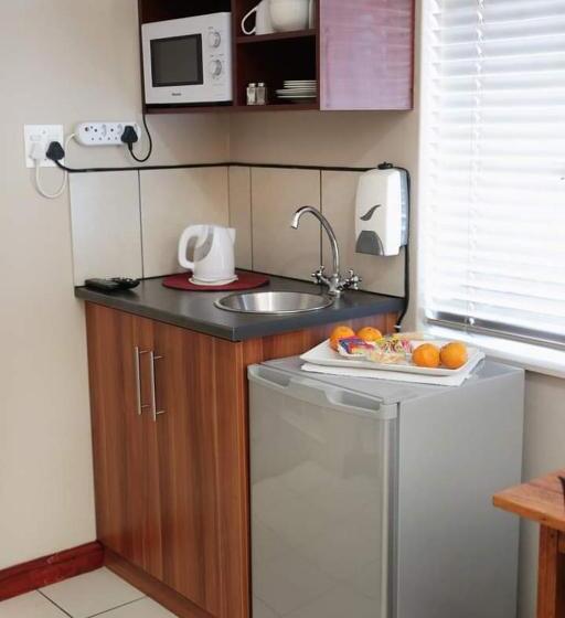 اتاق خانوادگی, Alucarni Guest House With Solar Energy