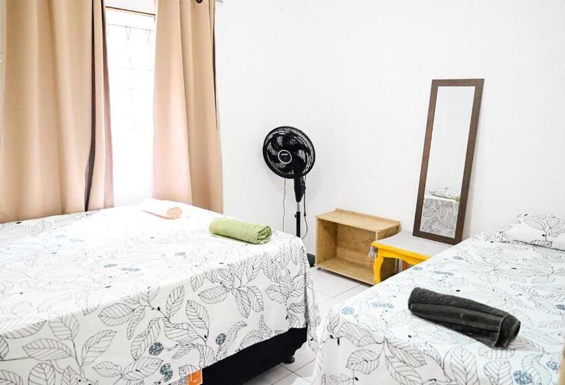 Номер Стандарт, Hostel Mineiros