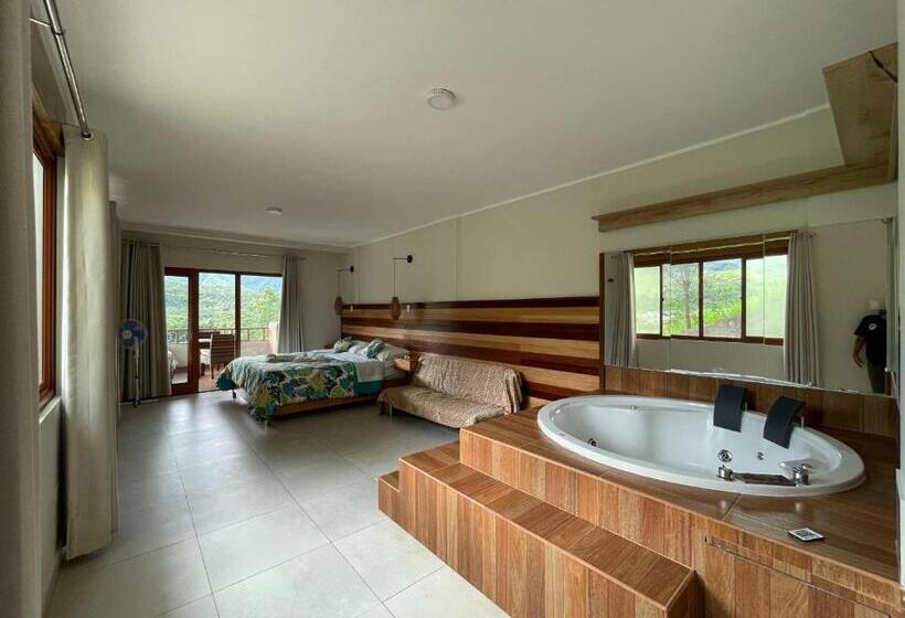 Suite with Terrace, Mercedes Lodge